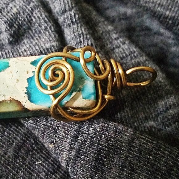 🍂🍁🍃 3/$25! Turquoise & Cream Wire Wrap Sea Sediment Jasper Slim Bar Pendant - Picture 1 of 9